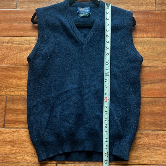 Men's Vintage Pendleton Navy Blue LambsWool Yarn Sweater Vest Size Large - Picture 7 of 7